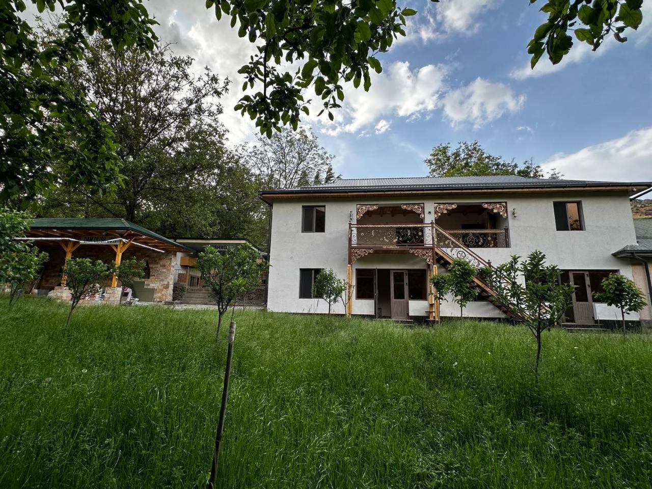 Hayat Guesthouse Nuratau Mountain Yukary-Ukhum Eksteriør billede
